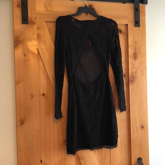 Black long sleeve lace Express open back dress - Picture 4 of 6